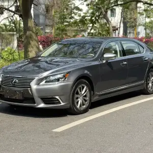 Lexus LS 2016 из Китая