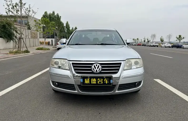 Volkswagen Passat Lingyu 2008 из Китая