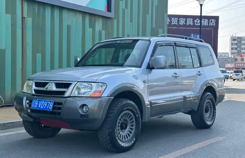 Mitsubishi Pajero 2011 из Китая