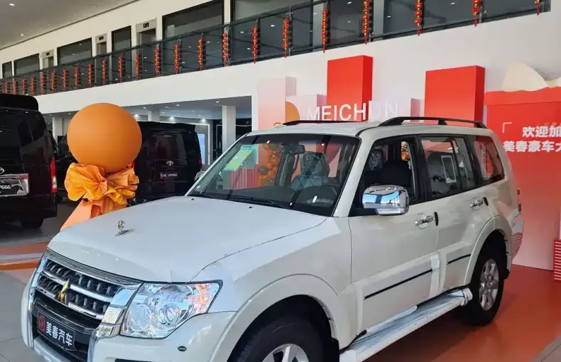 Mitsubishi Pajero (Import) 2022 из Китая