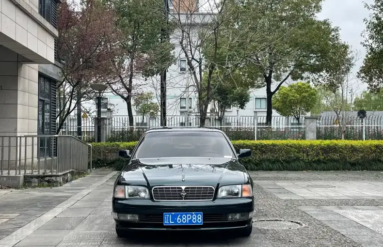 Nissan Cedric 1997 из Китая