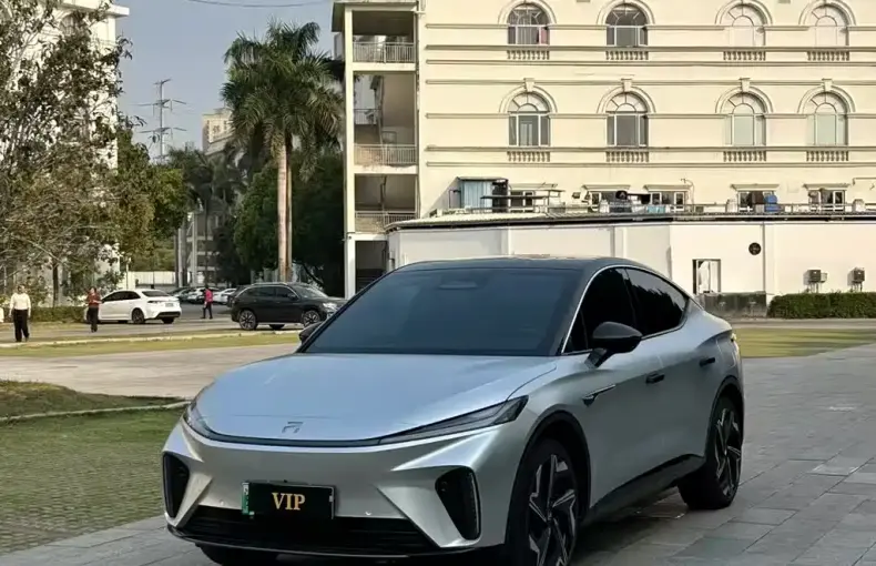Rising Auto Feifan R7 2022 из Китая