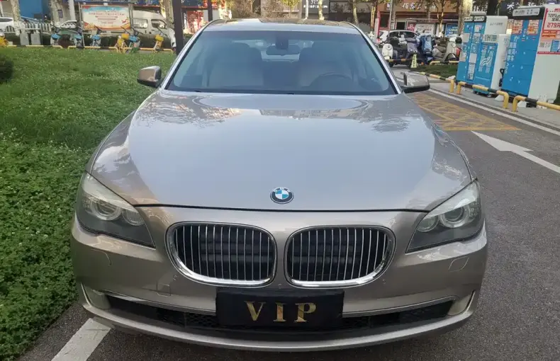 BMW 7 Series 2010 из Китая