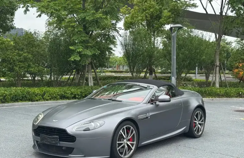 Aston Martin V8 Vantage 2016 из Китая