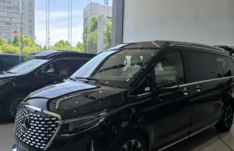 Mercedes-Benz V-Class 2025 из Китая