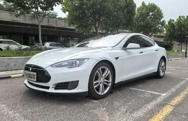 Tesla Model S 2015 из Китая