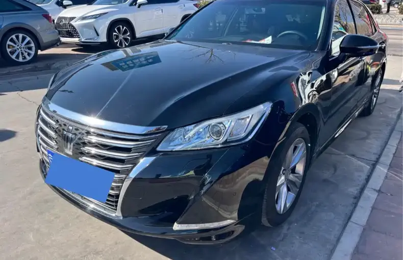 Toyota Crown 2016 из Китая