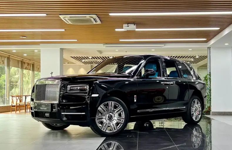 Rolls-Royce Cullinan 2025 из Китая