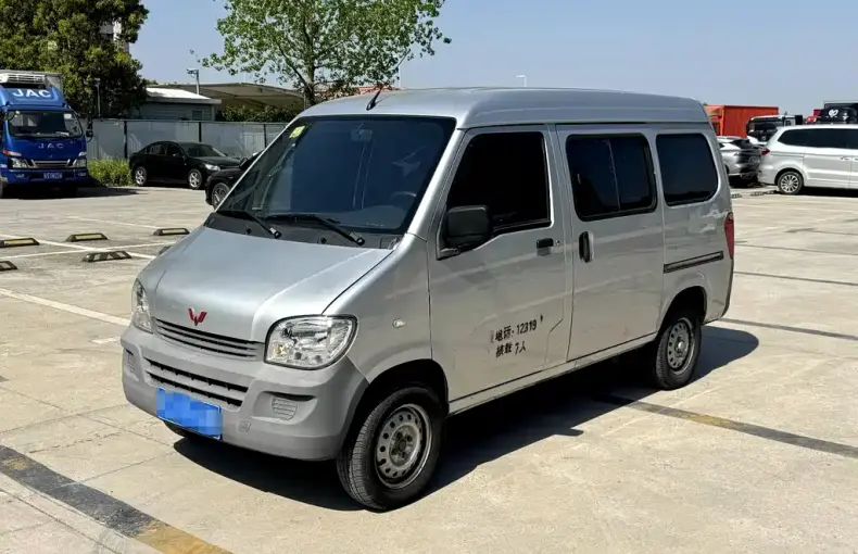 Wuling Zhiguang 2017 из Китая