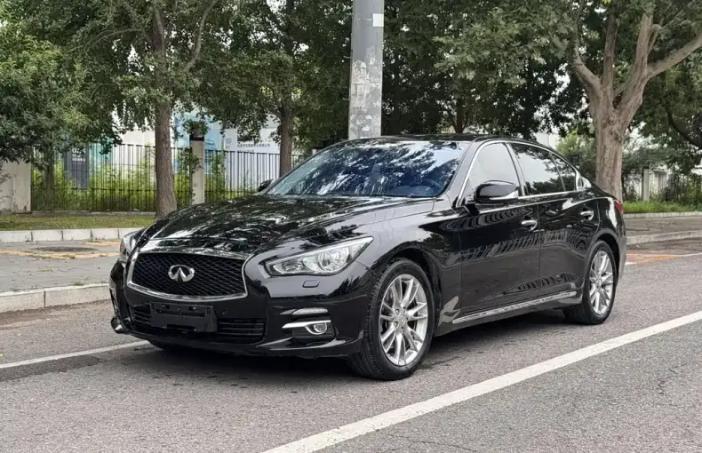 Infiniti Q50L 2017 из Китая
