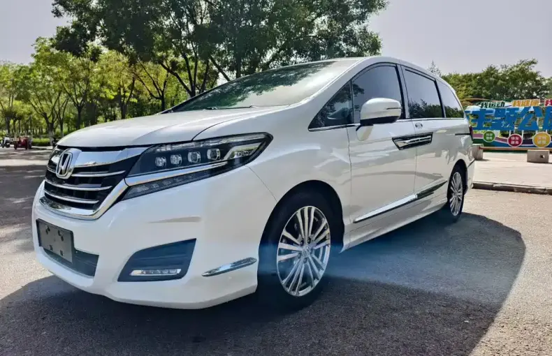 Honda Elysion 2018 из Китая