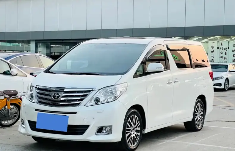 Toyota Alphard 2013 из Китая