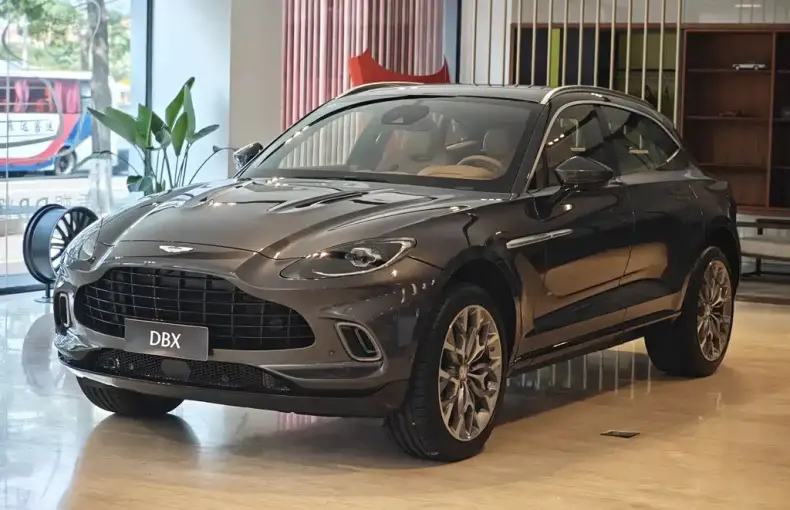 Aston Martin DBX из Китая