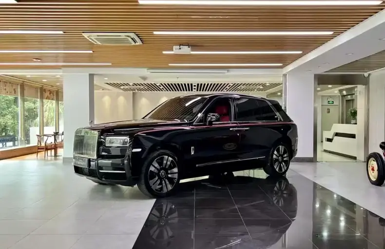 Rolls-Royce Cullinan 2021 из Китая