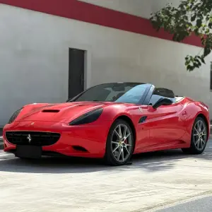 Ferrari California T 2011 из Китая