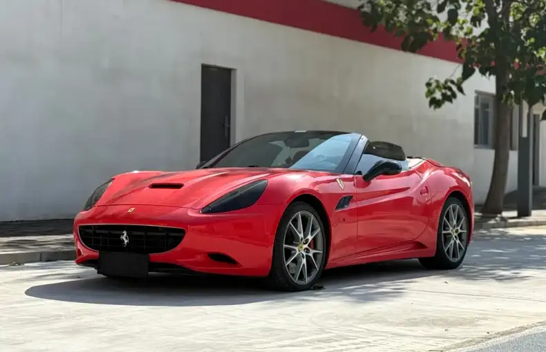 Ferrari California T 2011 из Китая