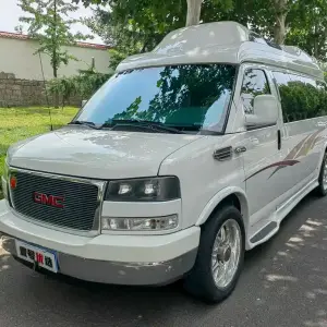 GMC Savana 2011 328 л.с. из Китая