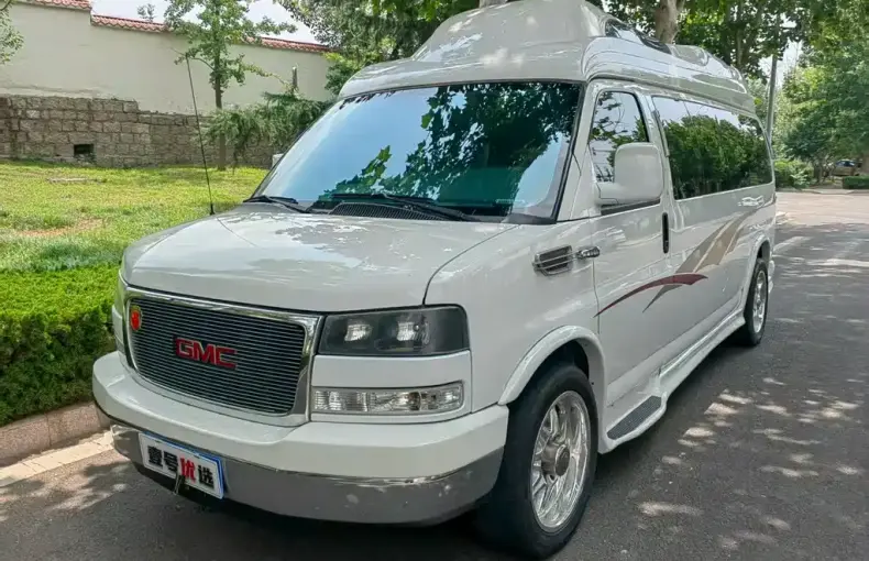 GMC Savana 2011 из Китая