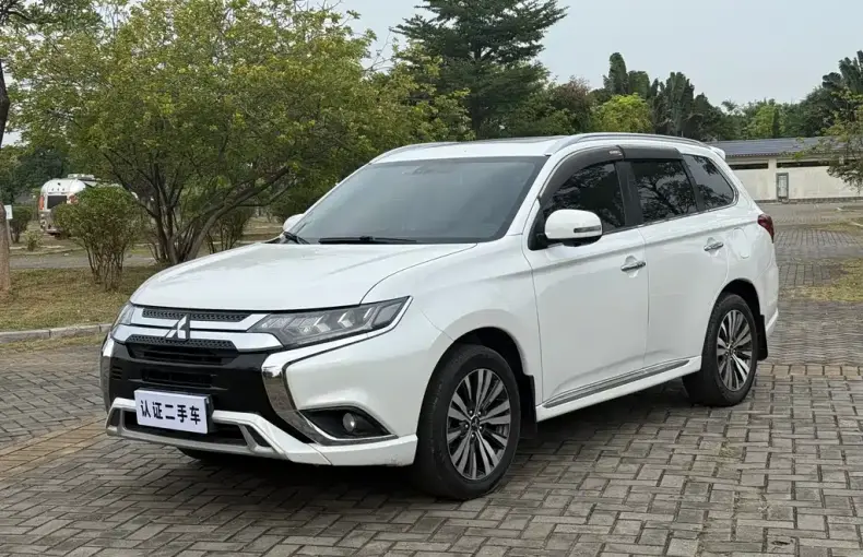Mitsubishi Outlander 2021 из Китая