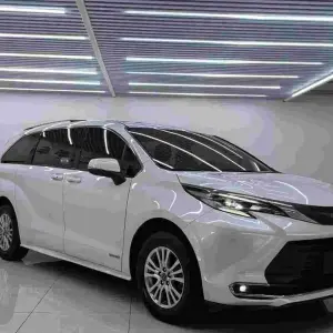 Toyota Sienna 2022 из Китая