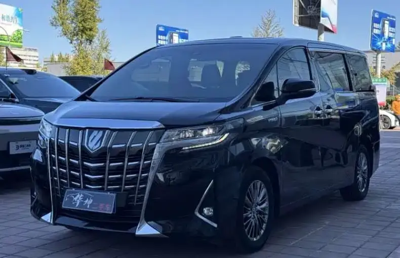 Toyota Alphard 2021 из Китая