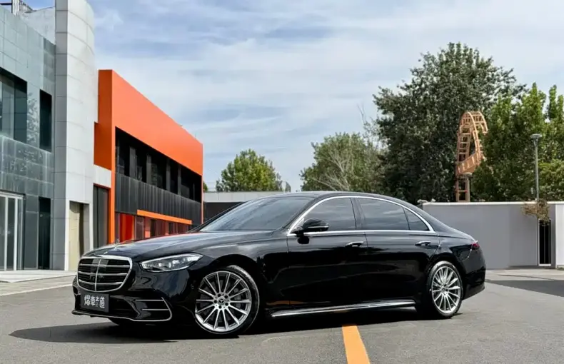 Mercedes-Benz S-Class 2023 из Китая