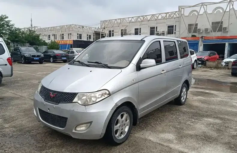Wuling Hongguang 2013 из Китая