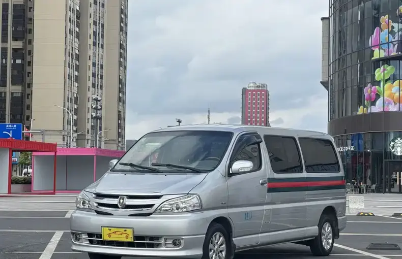 Jinbei Grace 2010 из Китая