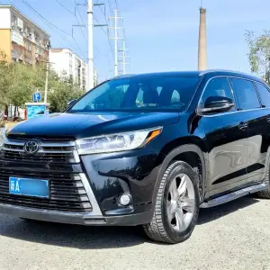 Toyota Highlander 2019 220 л.с. из Китая