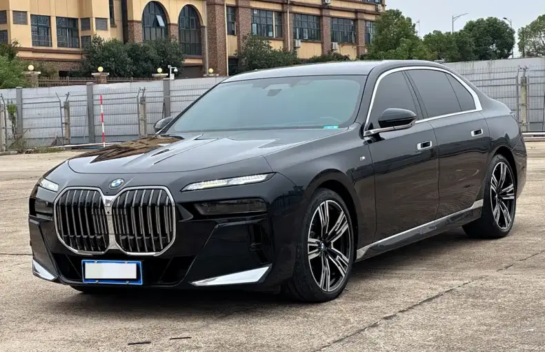 BMW 7 Series 2022 из Китая
