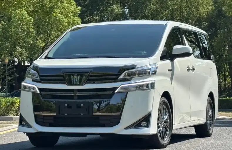 Toyota Vellfire 2023 из Китая