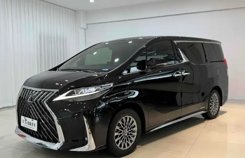Lexus LM 2022 из Китая