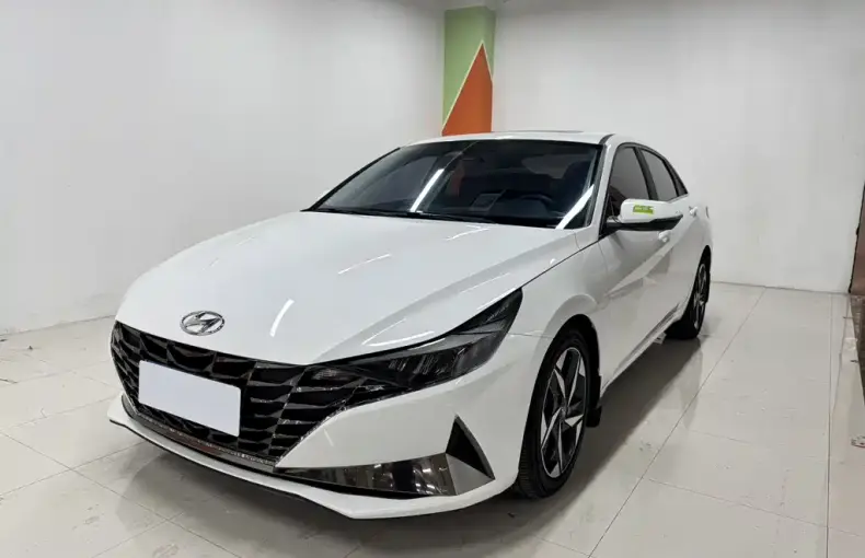 Hyundai Elantra 2022 из Китая