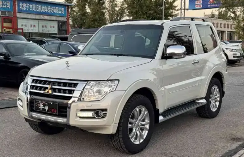 Mitsubishi Pajero (Import) 2019 из Китая