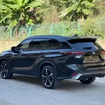 Toyota Crown Kluger 2023 237 л.с. из Китая