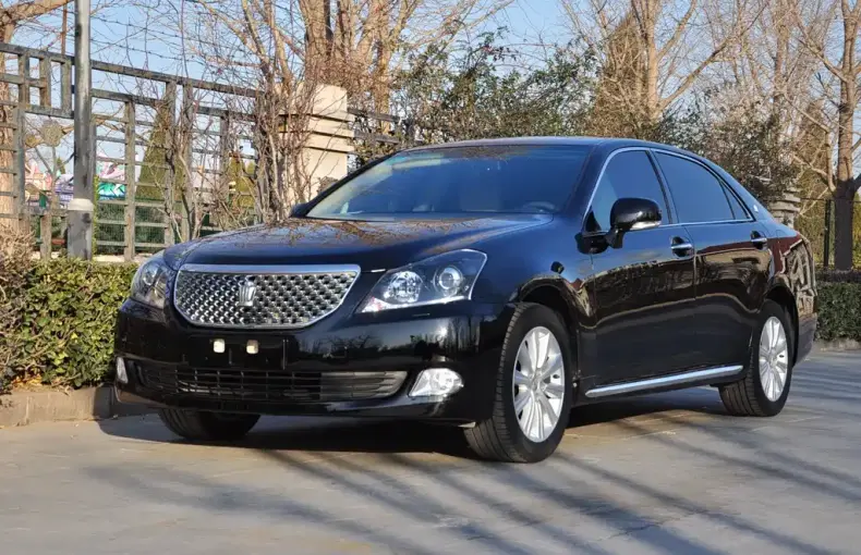 Toyota Crown 2012 из Китая