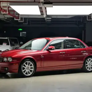 Jaguar XJ 2009 из Китая