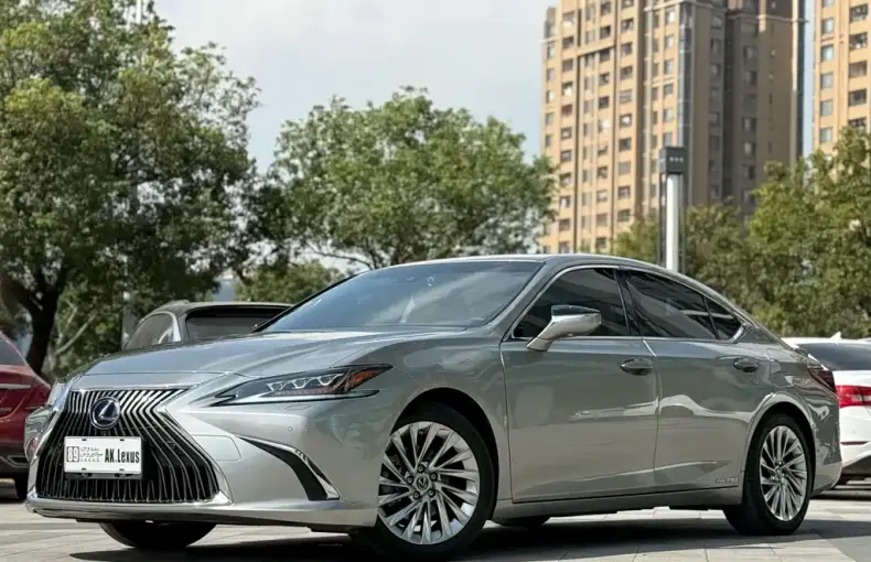 Lexus ES 2019 из Китая
