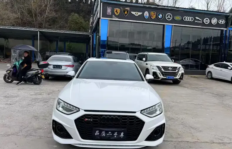 Audi A4L 2021 из Китая