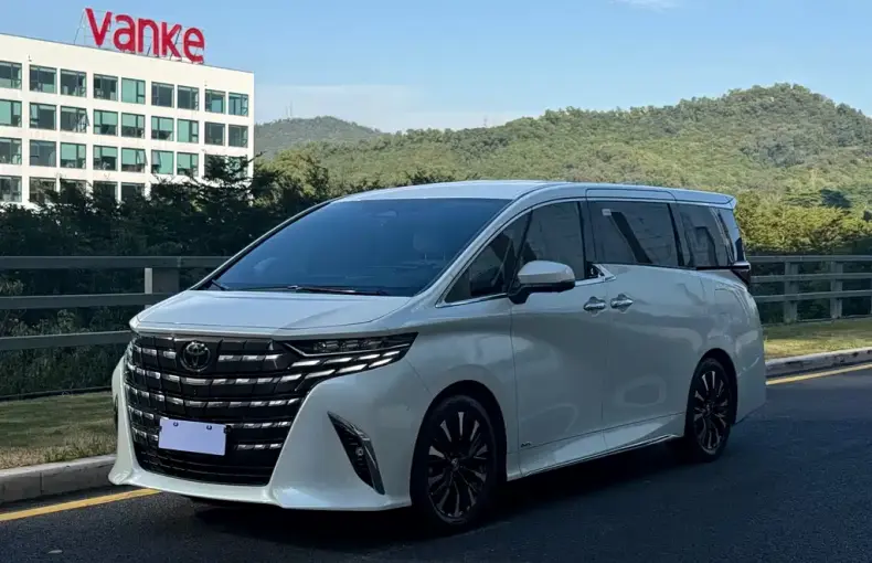 Toyota Alphard 2024 из Китая