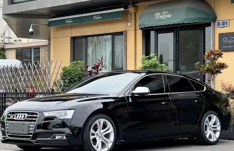 Audi S5 2012 из Китая