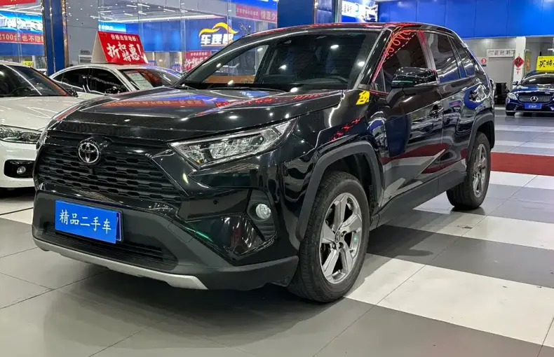 Toyota RAV4 2023 из Китая
