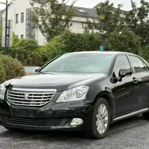 Toyota Crown 2012 193 л.с. из Китая