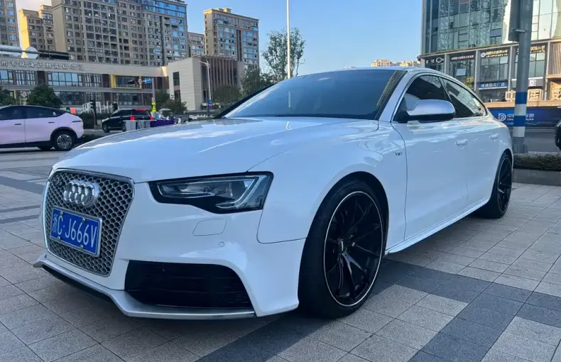 Audi S5 2013 из Китая