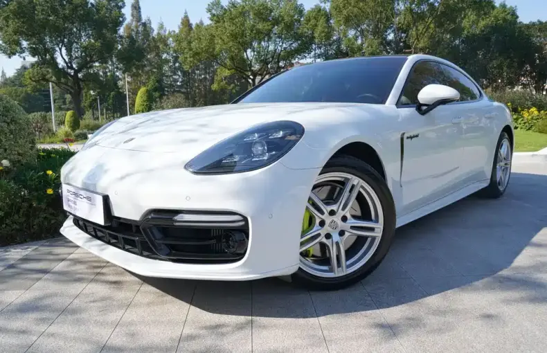 Porsche Panamera Hybrid 2020 из Китая