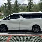 Toyota Alphard 2023 117 л.с. из Китая
