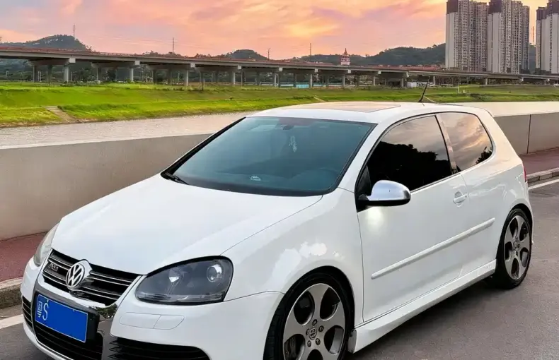 Volkswagen Golf (Import) 2008 из Китая