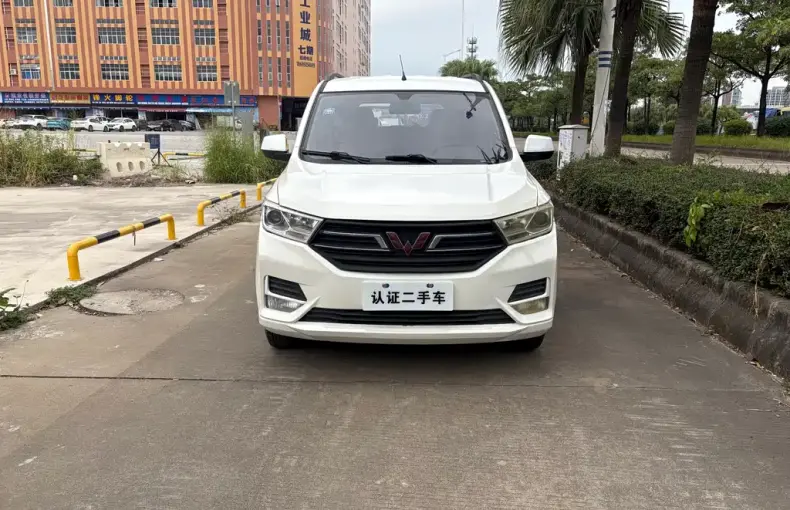 Wuling Hongguang 2019 из Китая