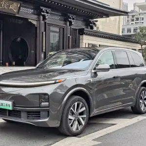 Li Auto Li L8 2023 из Китая