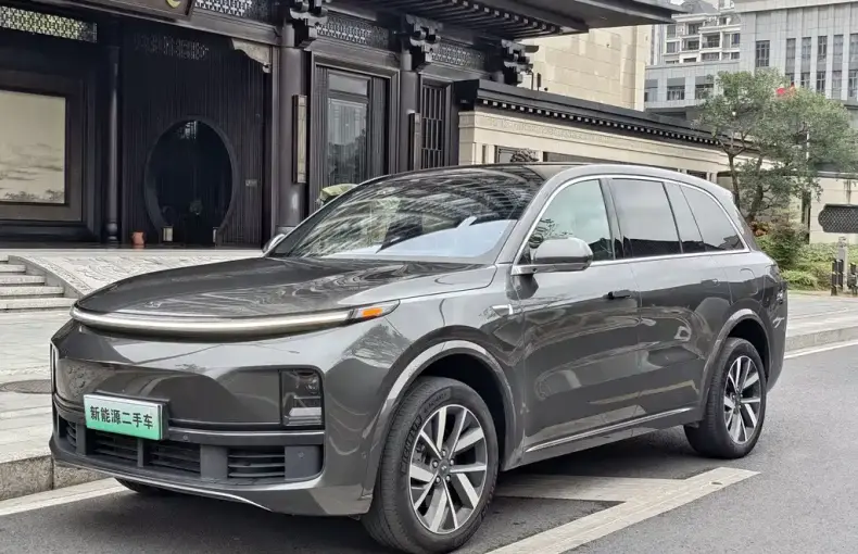 Li Auto Li L8 2023 из Китая